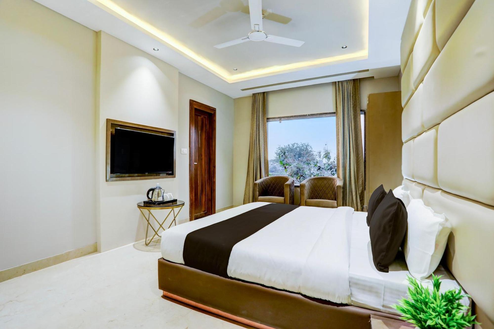Super Collection O Belgacihia Near Kolkata Railway Station Hotel Гвалиор Екстериор снимка