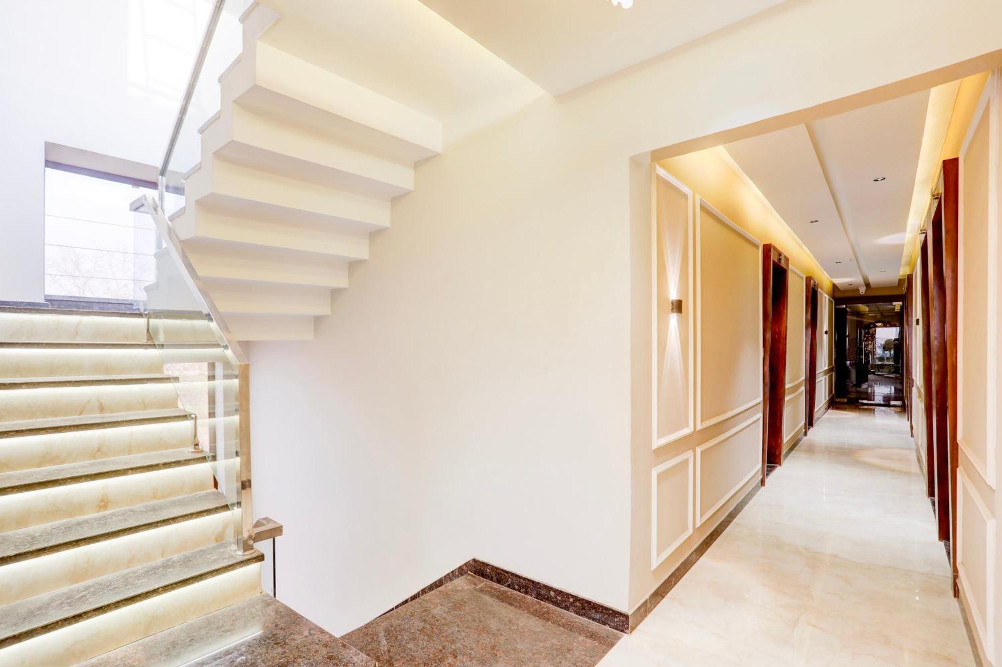 Super Collection O Belgacihia Near Kolkata Railway Station Hotel Гвалиор Екстериор снимка