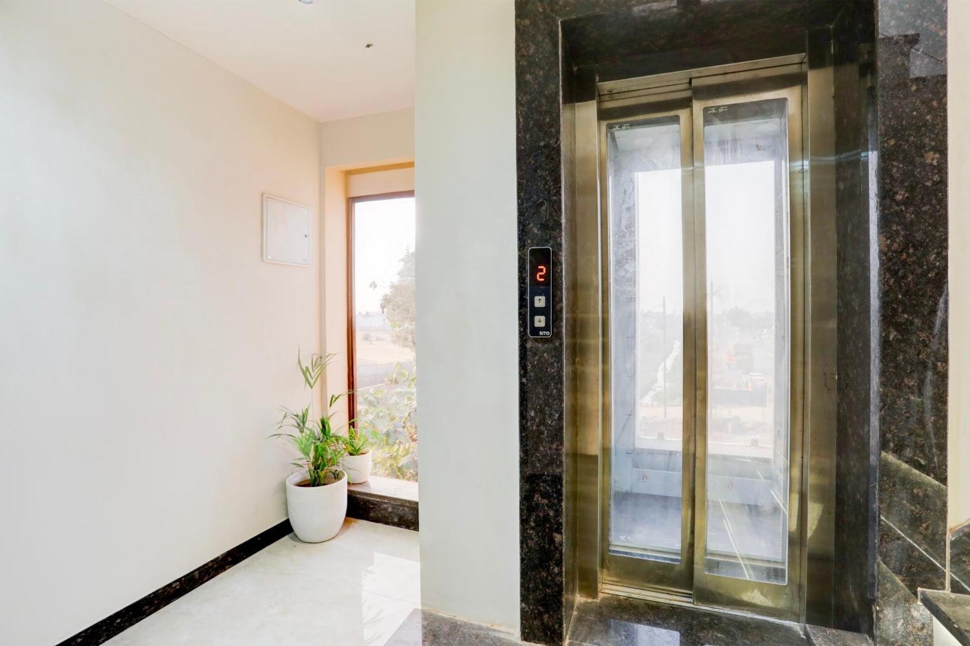 Super Collection O Belgacihia Near Kolkata Railway Station Hotel Гвалиор Екстериор снимка