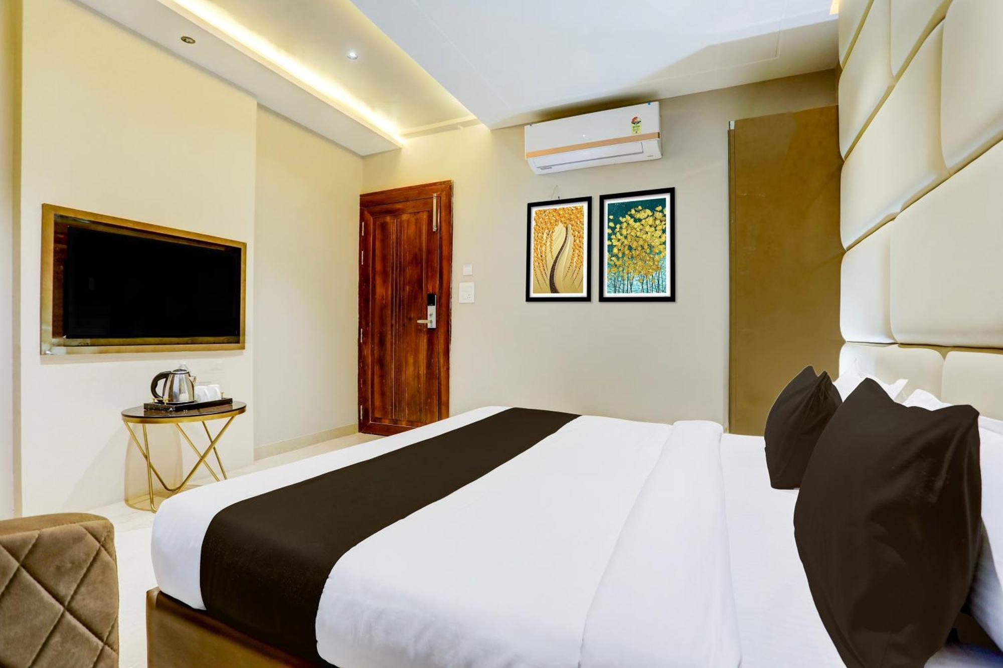 Super Collection O Belgacihia Near Kolkata Railway Station Hotel Гвалиор Екстериор снимка
