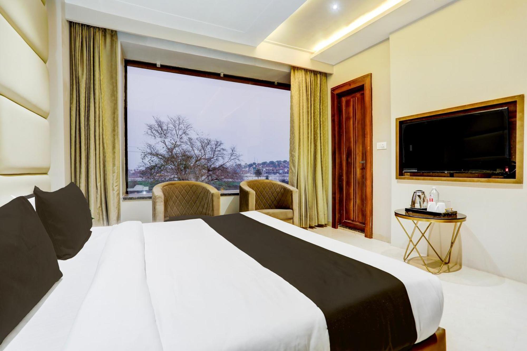Super Collection O Belgacihia Near Kolkata Railway Station Hotel Гвалиор Екстериор снимка