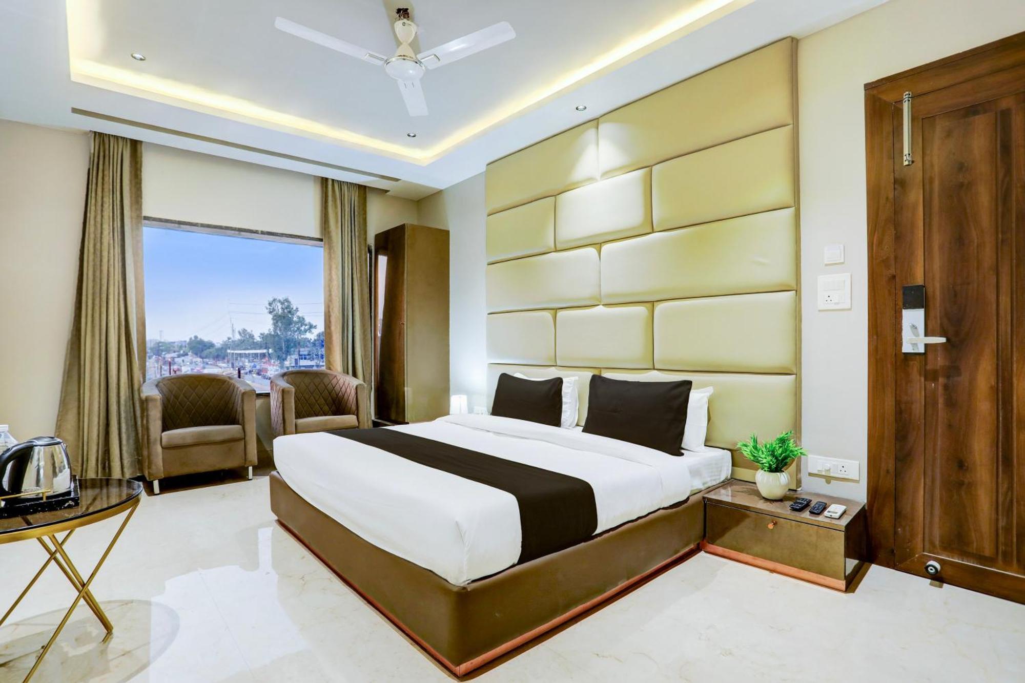 Super Collection O Belgacihia Near Kolkata Railway Station Hotel Гвалиор Екстериор снимка