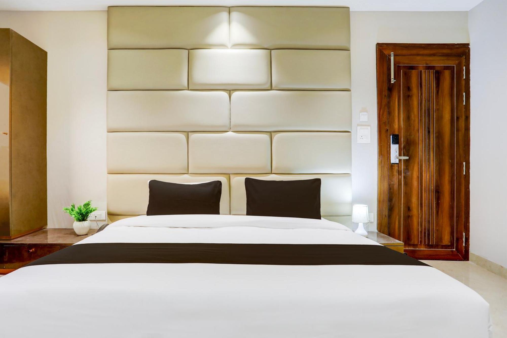 Super Collection O Belgacihia Near Kolkata Railway Station Hotel Гвалиор Екстериор снимка
